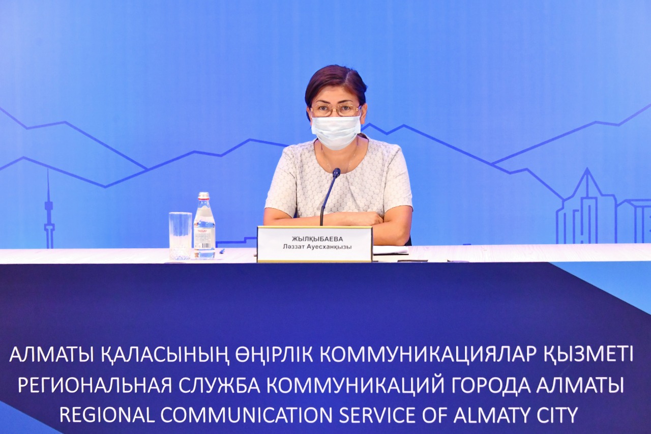 Almatı qalasınıñ bilim basqarması basşısı Läzzat Jılqıbaeva. 12 tamız 2021 jıl. Foto: Almatı qalası ÖKQ